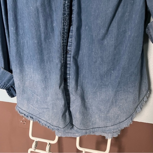 Lane Bryant Denim distressed fade button up shirt size XL - Picture 2 of 10